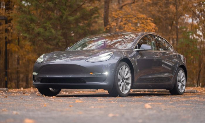 Tesla Model 3 Saloon